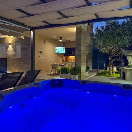 Rozzaria - Mediterranean Escape Villa Kaštela