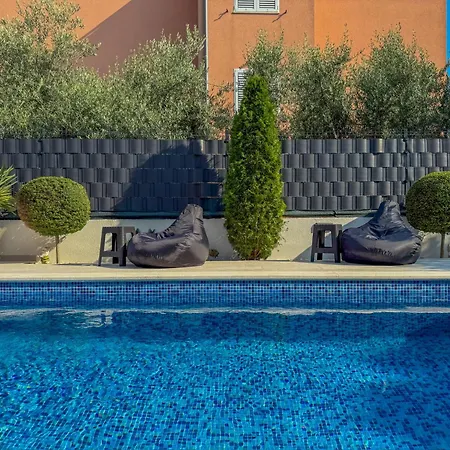 Rozzaria - Mediterranean Escape Villa Kaštela